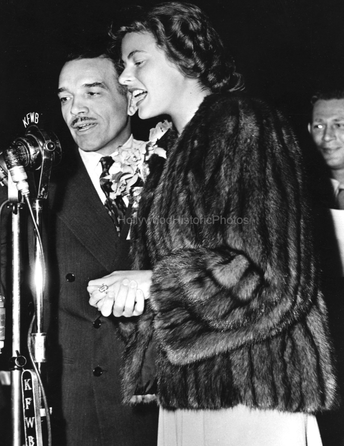 1957 Idlewild Airport for Paris wm.jpg
